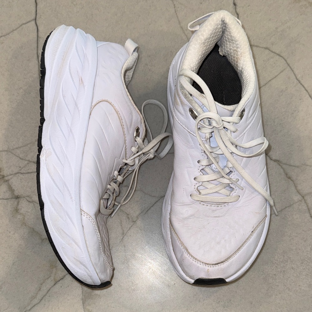 Hoka One One Bondi white leather Women's Athletic running Shoes size 9.5